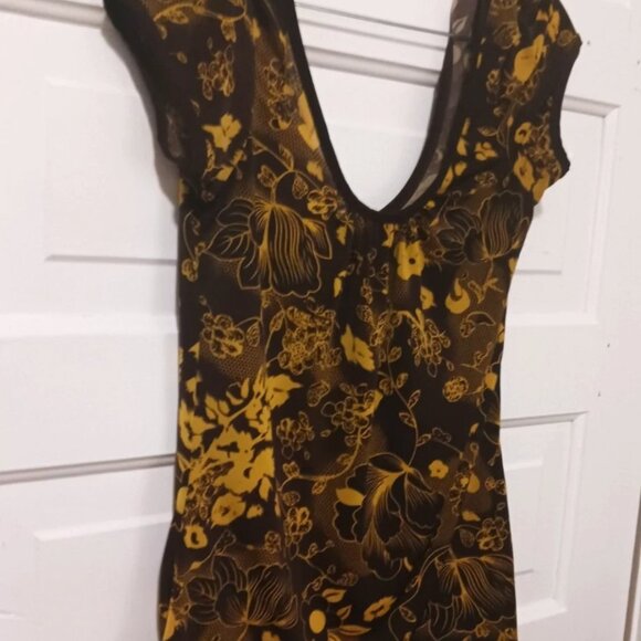 Womans Medium Brown & Yellow Floral Summer Top with Tie Back Neck by Sixteen - Picture 4 of 4